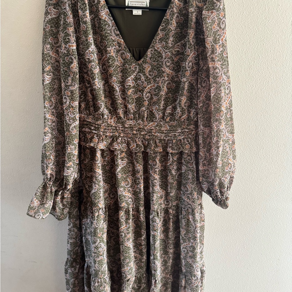 Love Riche Green Purple V-Neck